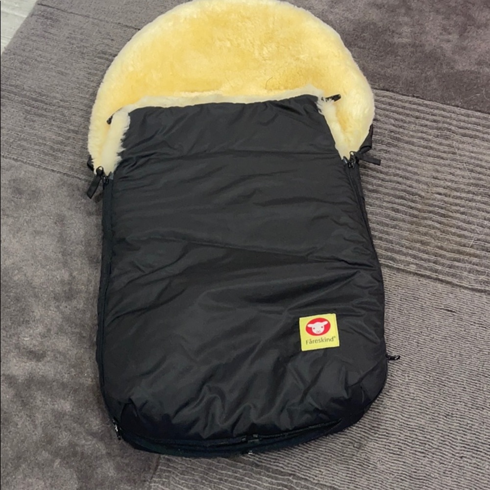 Fareskind Baby shield for winter weather